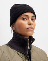 The Cashmere Fine Rib Beanie | Black