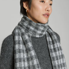 The Alpaca Patterned Scarf | Light Heather Grey / Dark Charcoal Buffalo Check