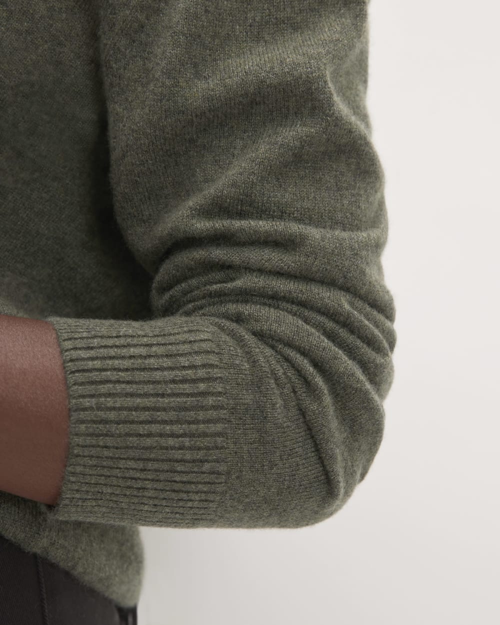 The Classic Crew in Cashmere | Heathered Army Green