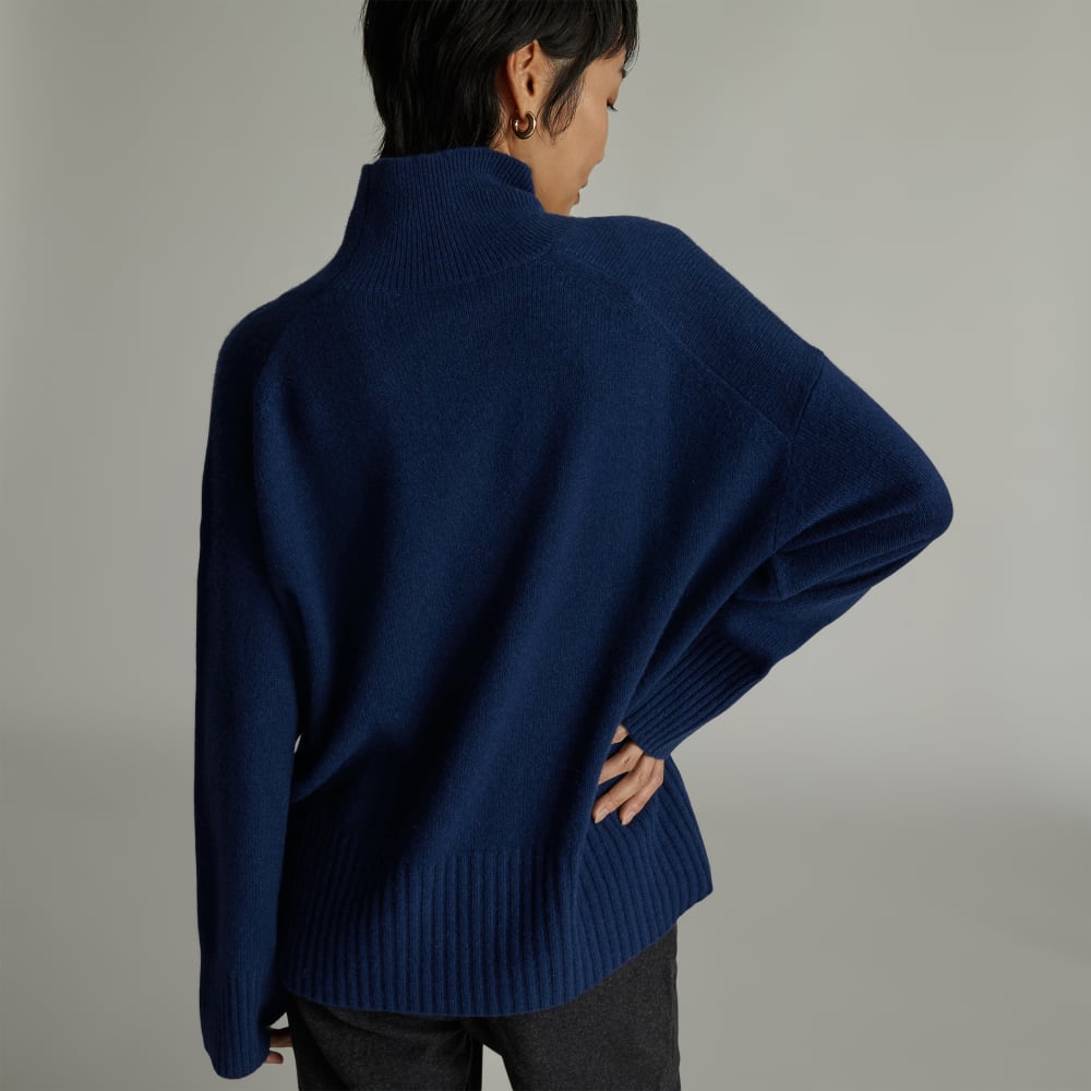 The Cashmere Oversized Turtleneck | Bright Navy