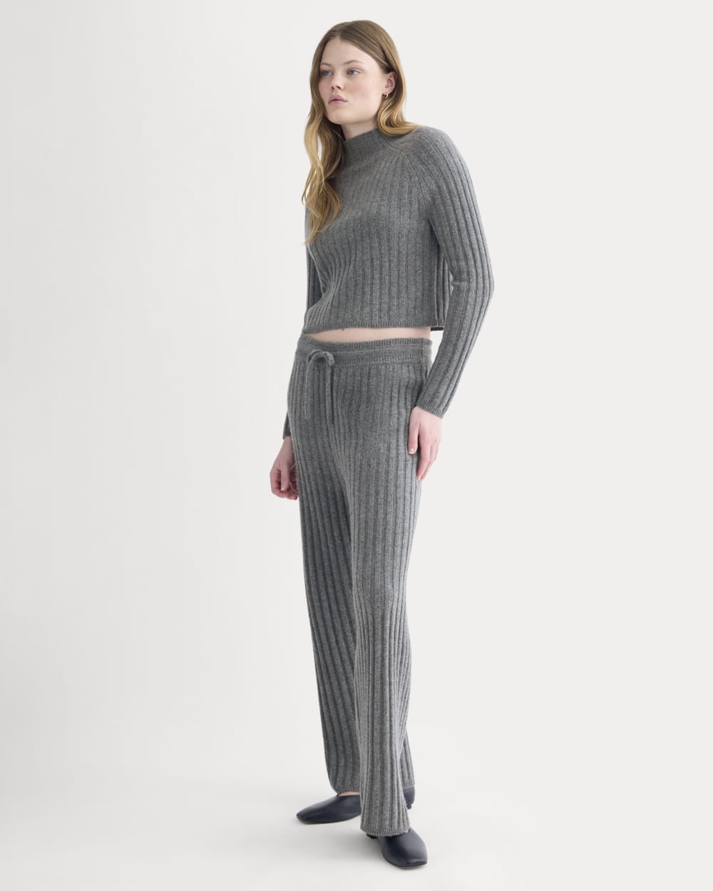 Funnel-Neck Cropped Sweater in Wool Cashmere | Heather Charcoal