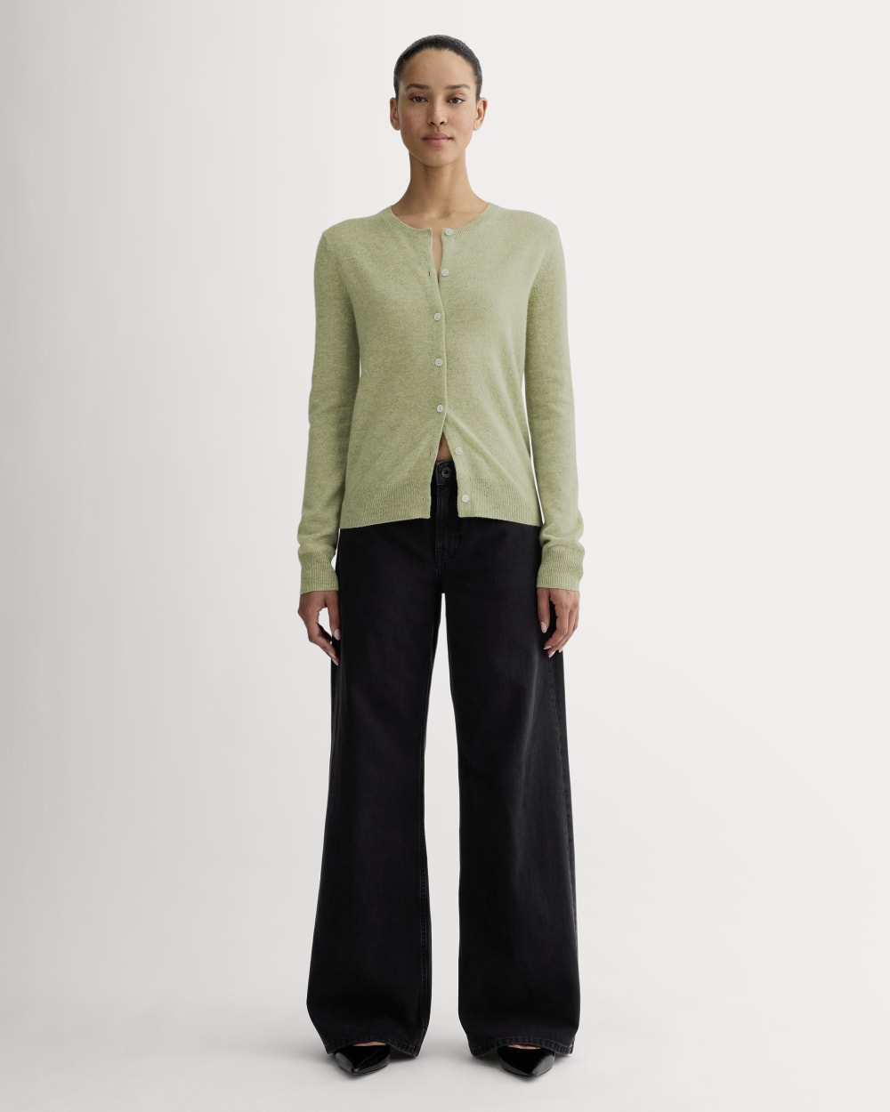 The Classic Cardigan in Cashmere | Light Heathered Moss