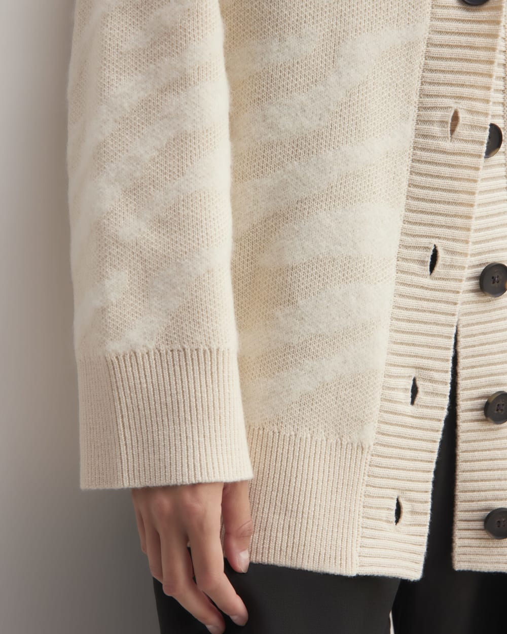 The Alpaca Tiger Jacquard Cardigan | Canvas / Snow