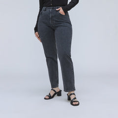 The '90s Cheeky Hourglass Jean | Washed Black | 26.5" Inseam