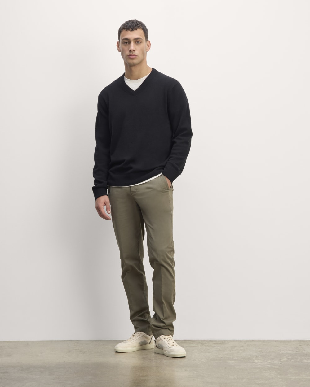 The Cashmere V-Neck Sweater | Black