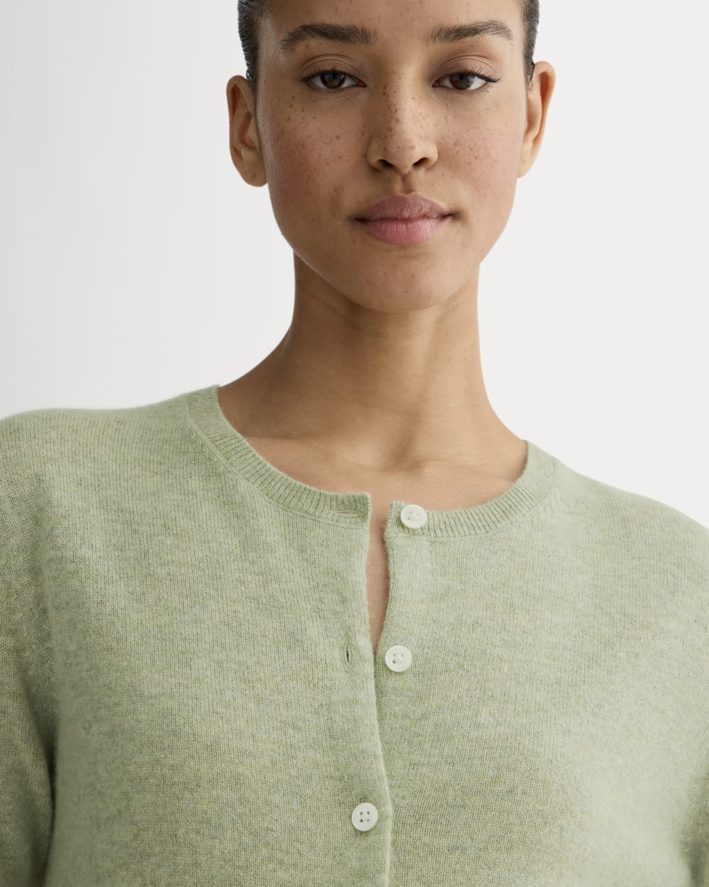 The Classic Cardigan in Cashmere | Light Heathered Moss