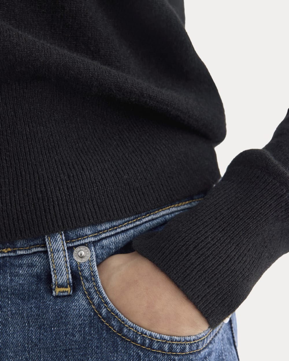 Cashmere Slim Crew Sweater | Black